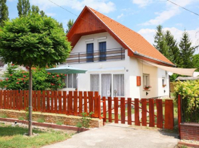  Holiday Home Margaret  Балатонфеньвеш